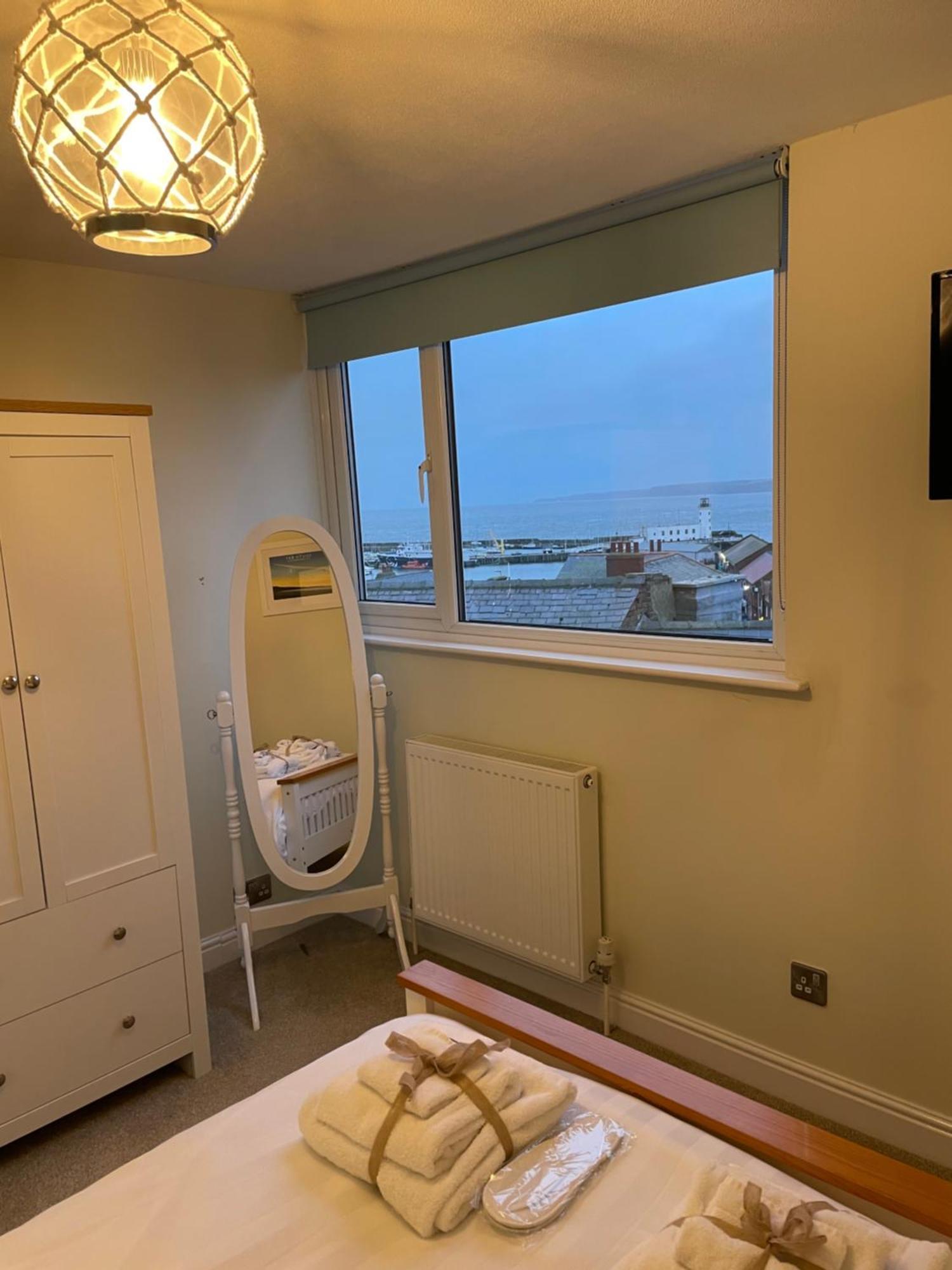 Lighthouse View, One Min From Harbour & Beach Apartment Scarborough Luaran gambar