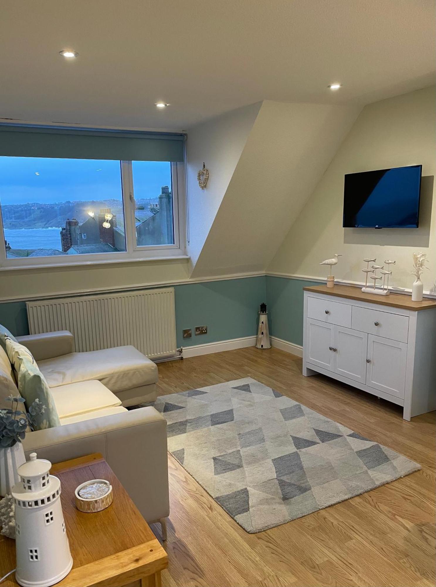 Lighthouse View, One Min From Harbour & Beach Apartment Scarborough Luaran gambar